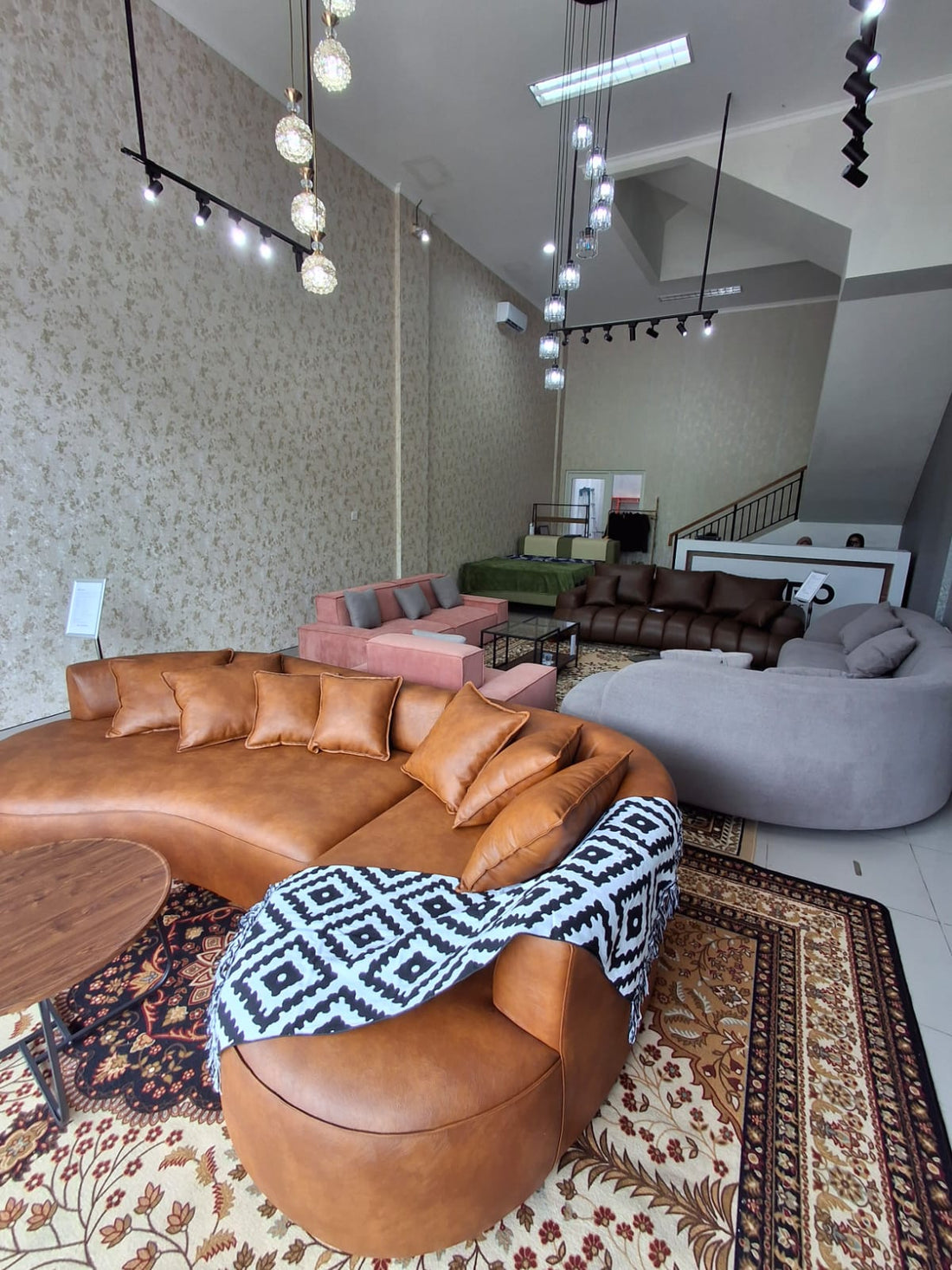 Ivaro Furniture Resmi Dibuka di Gading Serpong